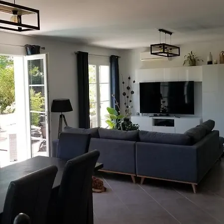 Bastide Avec Jardin Arbore, Piscine, Proche Plages * Cournonsec