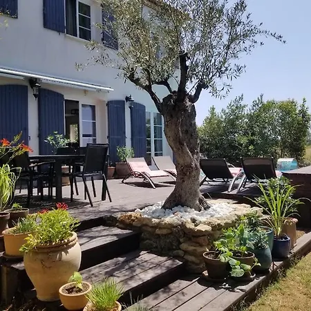 Bastide Avec Jardin Arbore, Piscine, Proche Plages Villa