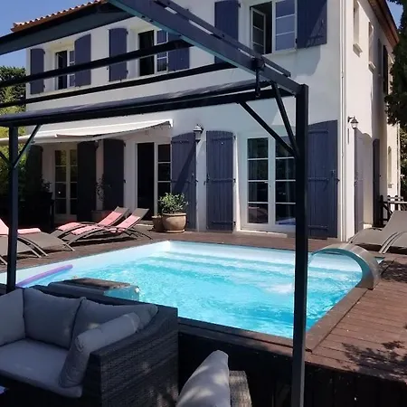 Bastide Avec Jardin Arbore, Piscine, Proche Plages Cournonsec