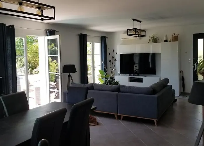 Bastide Avec Jardin Arbore, Piscine, Proche Plages * Cournonsec