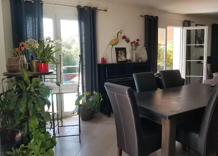 Bastide Avec Jardin Arbore, Piscine, Proche Plages Vila *