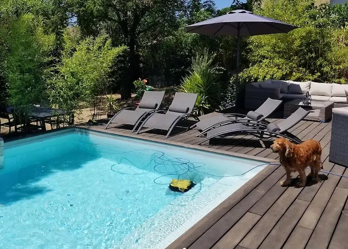 Bastide Avec Jardin Arbore, Piscine, Proche Plages